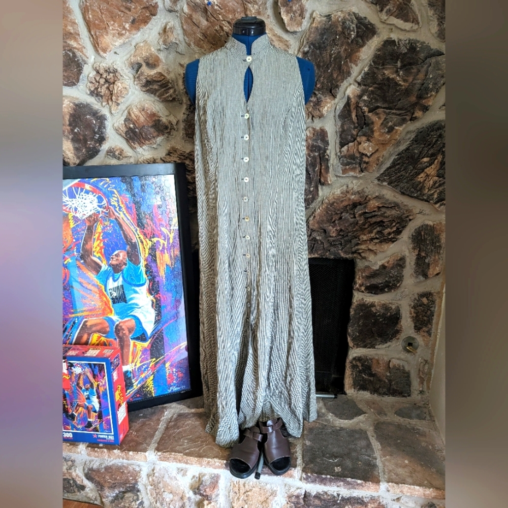 Vintage 90s Dress with Keyhole Neckline
